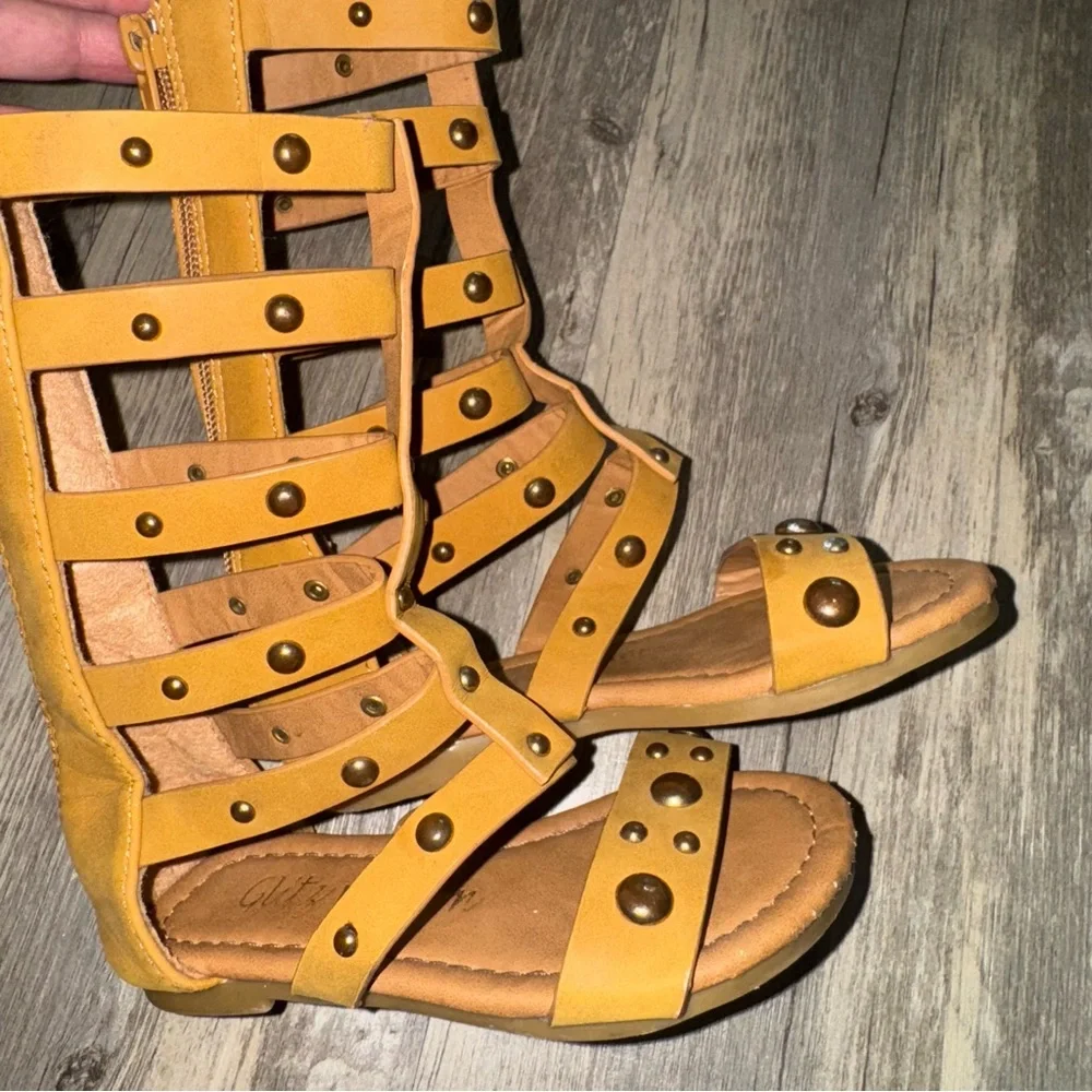 Chic Kids Gladiator Sandals in Mustard Yellow
